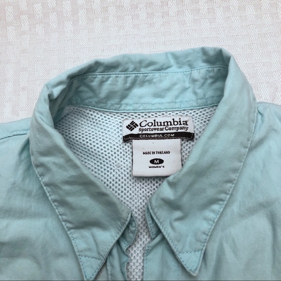 π Columbia Light Aqua Hiking Shirt! - Picture 3 of 7
